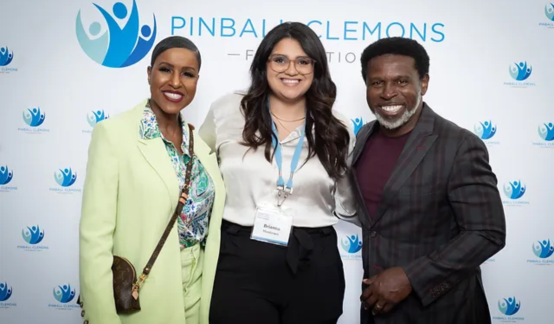 Pinball Clemons Foundation – Air Canada Leadership Bursary